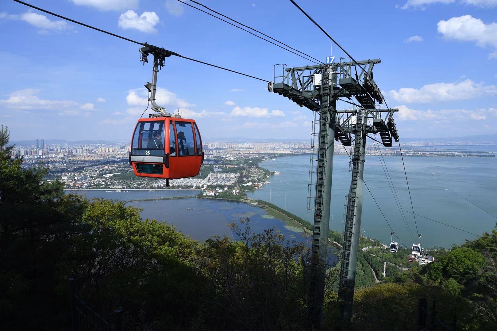 昆明滇池西山索道景區